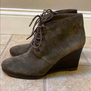 Franco Sarto wood-wedge suede ankle boot sz8